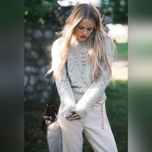 H&M Cozy Soft Gray Xs Pullover Sweater Fitted & Feminine